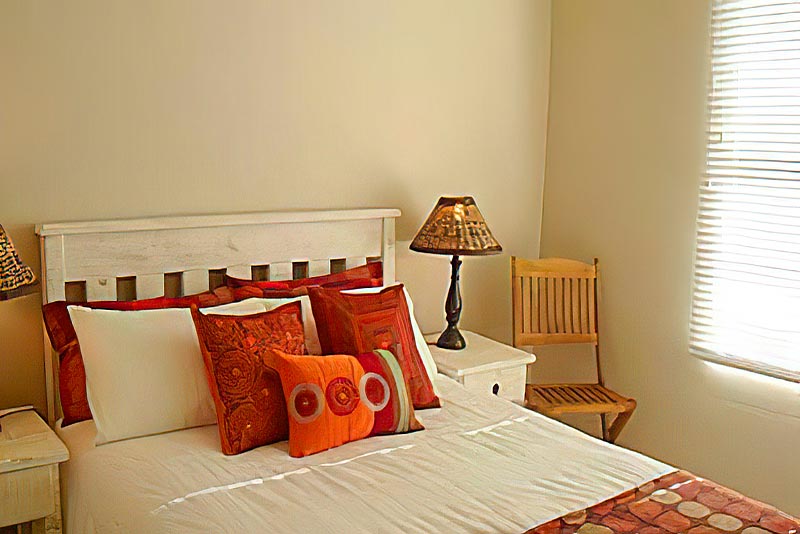 main bedroom en suite (with sea view)