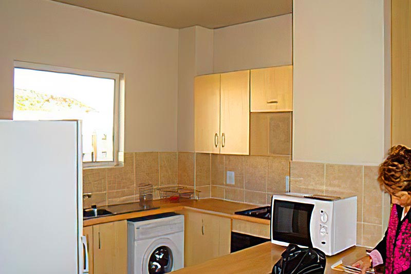 fully fitted kitchen