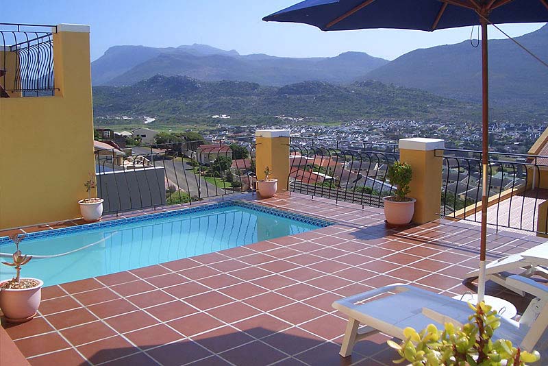 Cottage pool deck