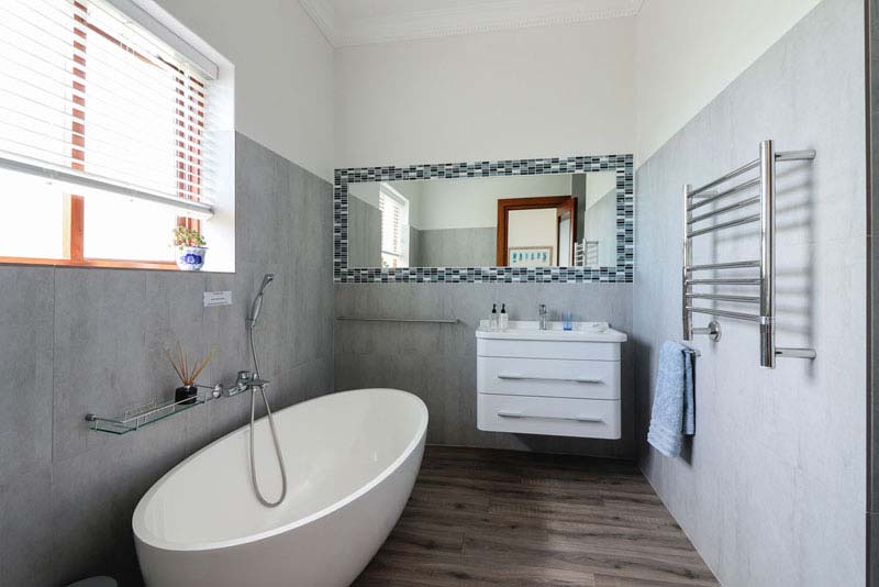 A Tuscan Villa - bed and breakfast Fish Hoek, Cape Town