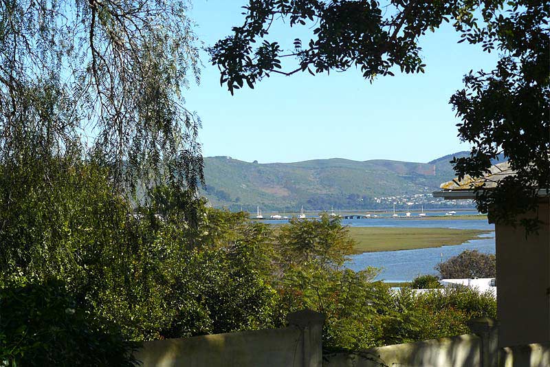 Situated close to the Knysna Lagoon 