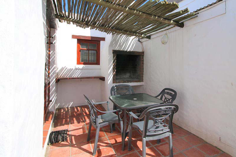 Cottage Braai Patio