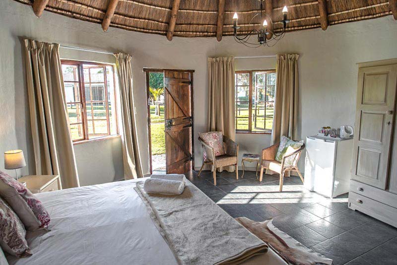 Double en-suite Rondavel - Bella Manga Country Escape - self catering in Plettenberg Bay