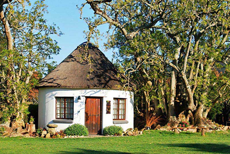 Double en-suite Rondavel - Bella Manga Country Escape - self catering in Plettenberg Bay