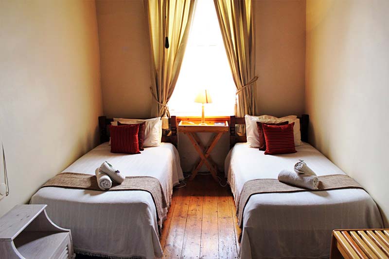 Pampoentjie 3 enkelbed slaapkamer.....