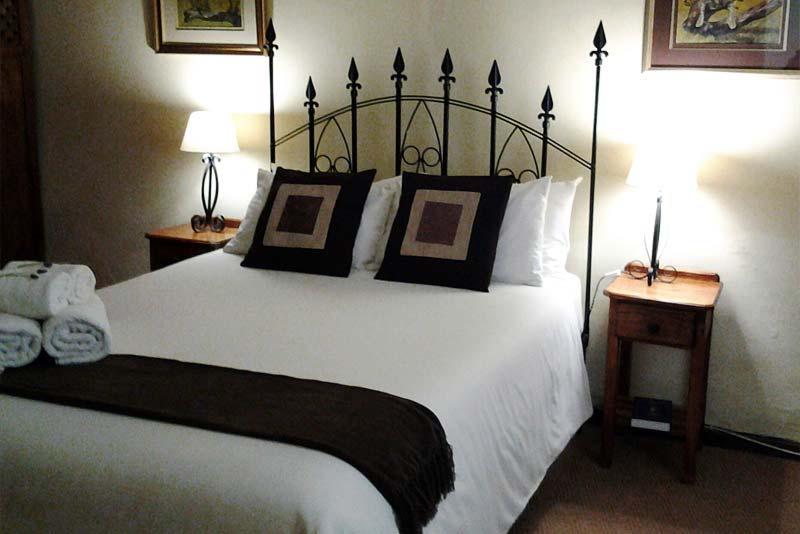 Kardoesie se dubbelbed hoofslaapkamer......