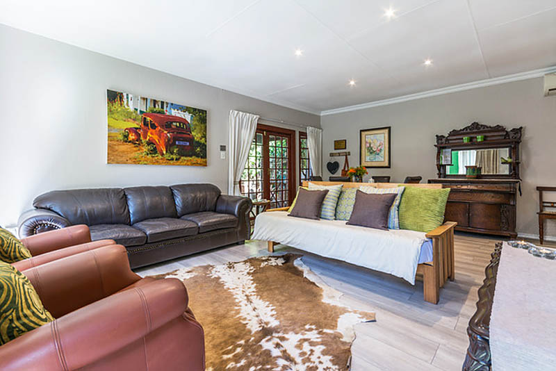 Living Area - Gratia Cottage, self catering in Waverley, Pretoria