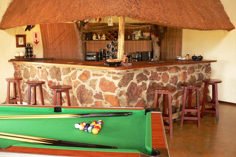 Izintaba Lodge bar