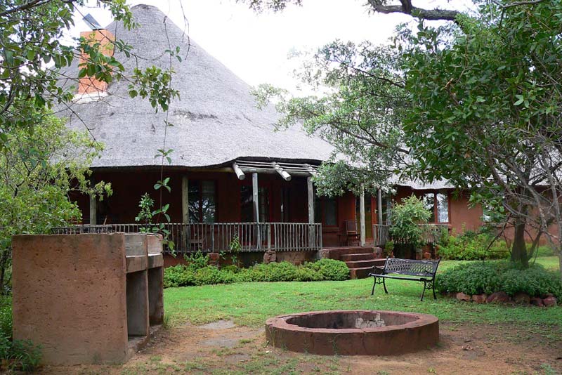 Giraffe cottage stoep and braai