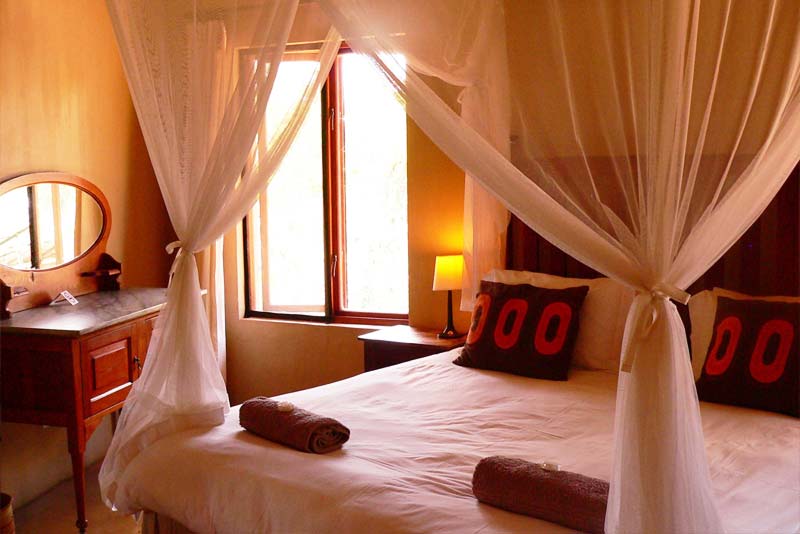 Duiker cottage king bedroom