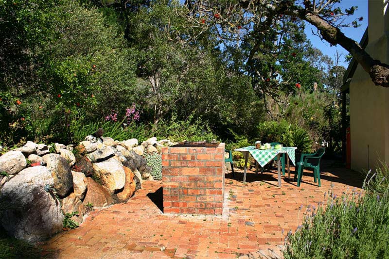 Braai area - Kierie Kwaak self catering in Stellenbosch