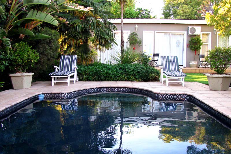 Kosmos Guest House - Bed and Breakfast Kimberley