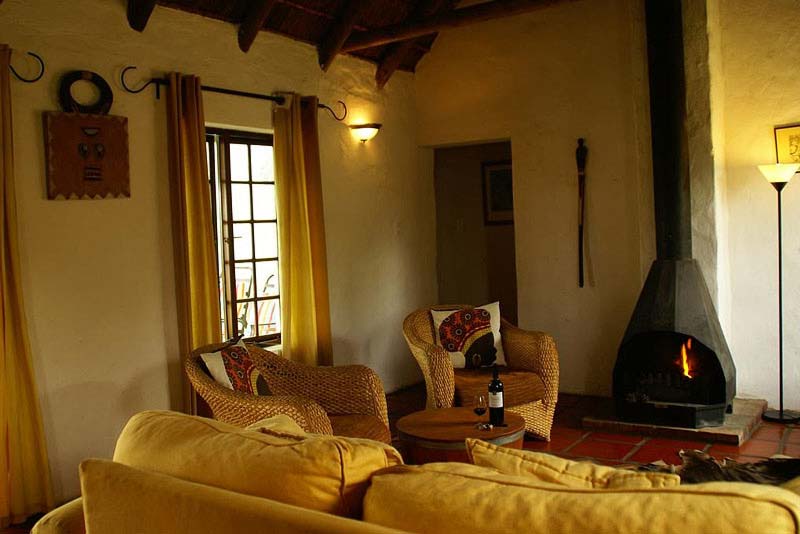 MooiBly self catering thatched cottages in Paarl