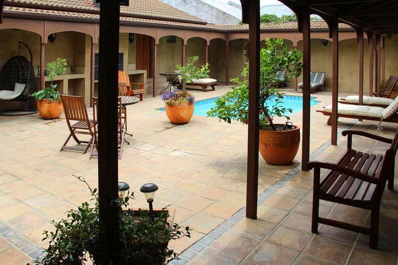 On The Cliff Guest House - bed and breakfast in Hermanus