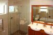 On The Cliff Guest House - bed and breakfast in Hermanus