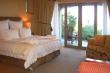 On The Cliff Guest House - bed and breakfast in Hermanus