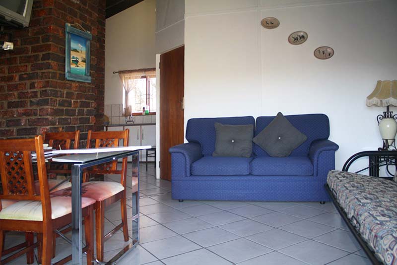 Cottage 4 living area with double sleeper couch
