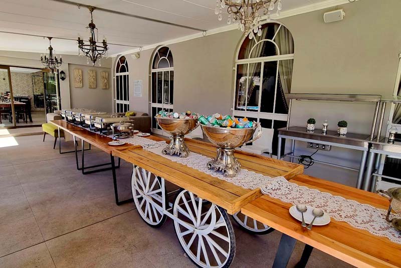 Outdoor Summer Buffet Setup