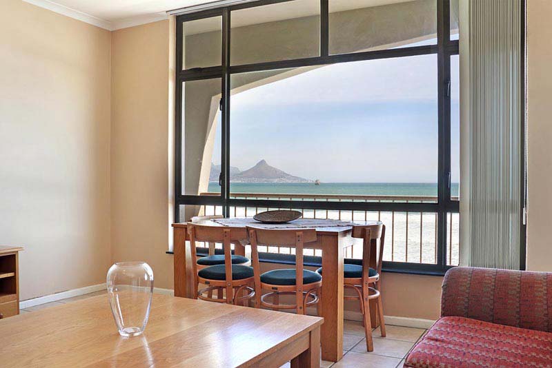 Sea Breeze - self catering in Bloubergstrand, Cape Town