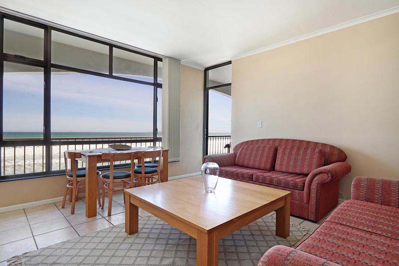 Sea Breeze - self catering in Bloubergstrand, Cape Town