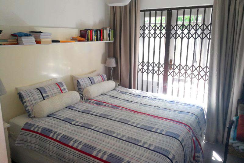 Bedroom 1 - Stellenbosch Apartment self catering 