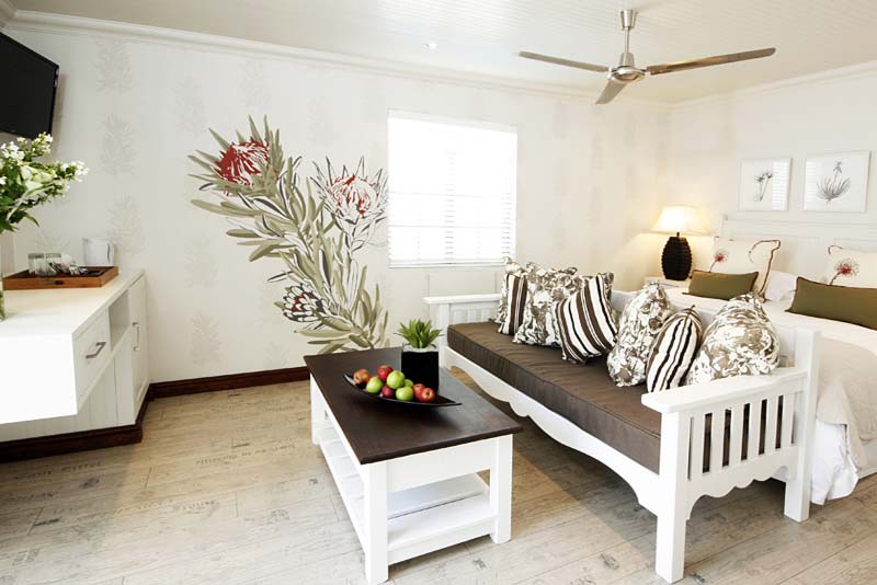 Deluxe room with queen or twin beds
