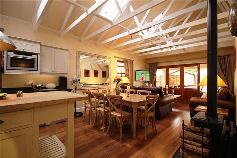 Lime cottage open plan Kitchen and dining area