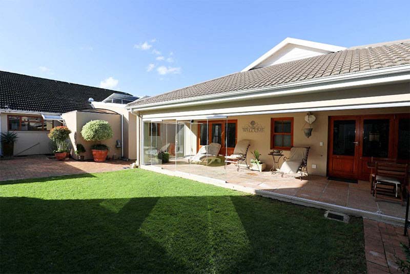 Lime garden courtyard