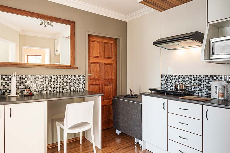 Glenda's Guest Suites, Beaulieu, MIdrand - Room 3 Kitchen 