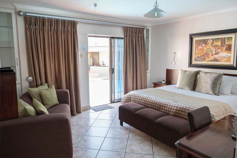 Pool View - Luxury Suite - Room 1