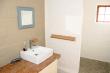 Willows Main Bathroom en suite