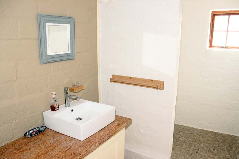 Willows Main Bathroom en suite