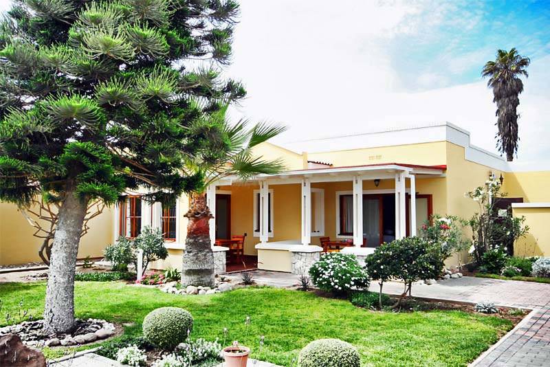 Garden - Cornerstone Guesthouse, Swakopmund