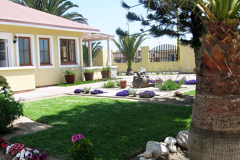 Garden - Cornerstone Guesthouse, Swakopmund