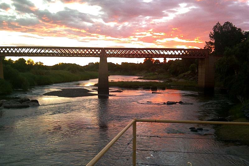 Patio overlooking river - Sun River Kalahari Lodge Bed and Breakfast Middelpos, Upington