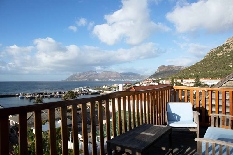 Chartfield Guesthouse - bed and breakfast accommodation in Kalk Bay, Cape Town.