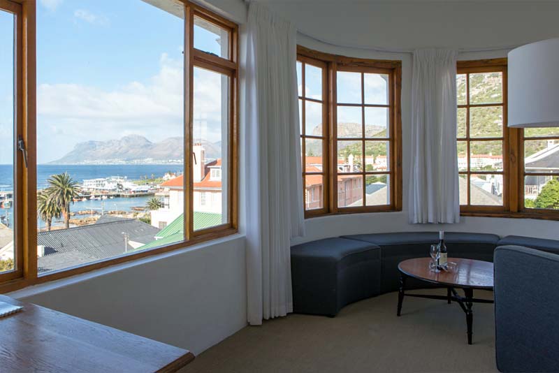 Chartfield Guesthouse - bed and breakfast accommodation in Kalk Bay, Cape Town.