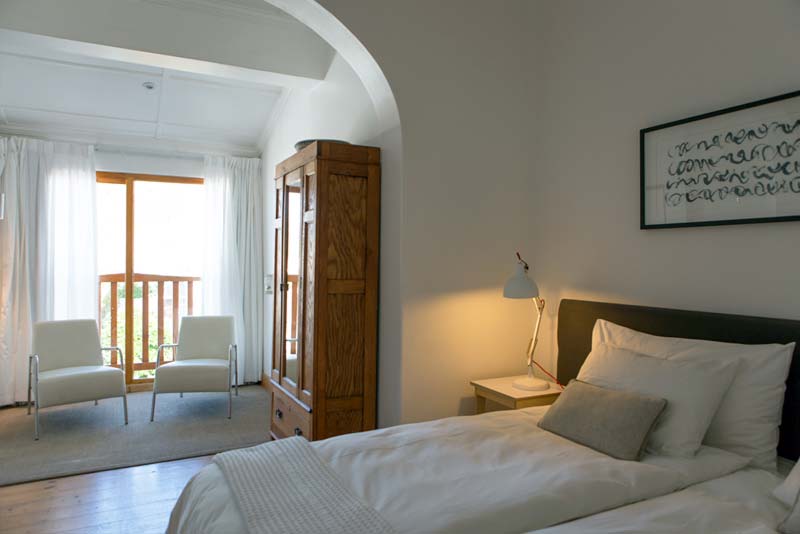 Chartfield Guesthouse - bed and breakfast accommodation in Kalk Bay, Cape Town.