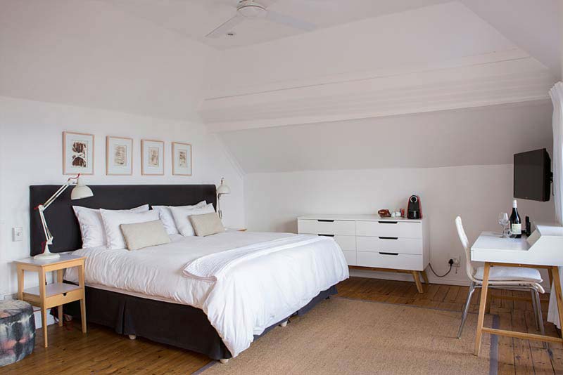 Chartfield Guesthouse - bed and breakfast accommodation in Kalk Bay, Cape Town.