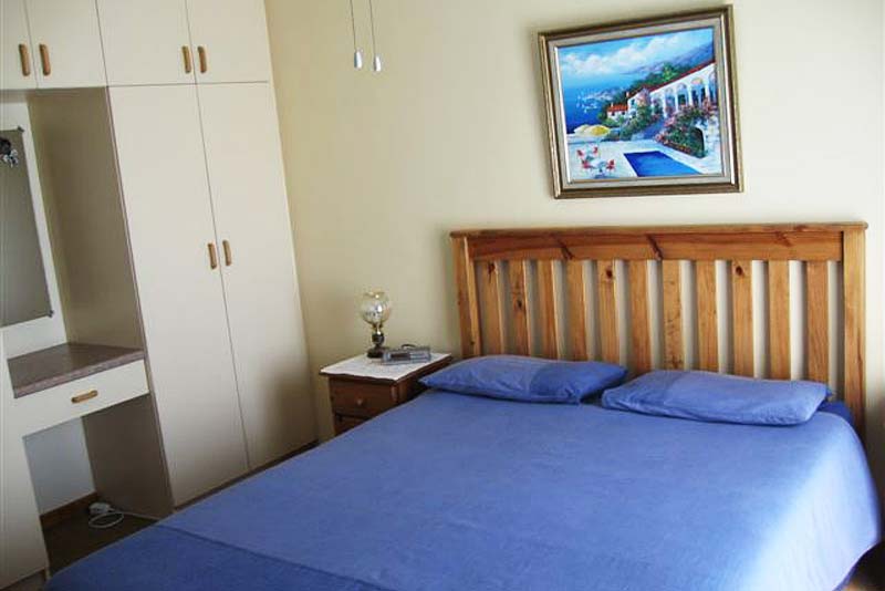 Main bedroom (queen size bed)