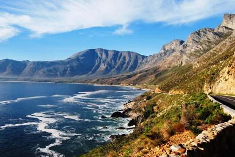 Take the stunning Clarence Marine Drive to Pringle Bay