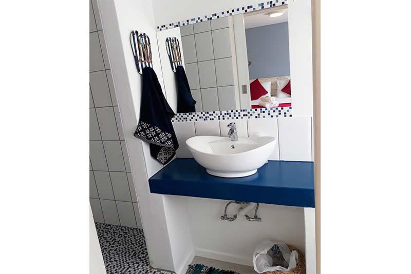 Bathrooms of new units , Shower only