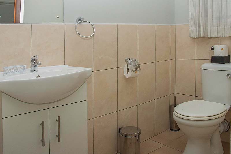 Woodpecker's Inn, Kempton Park - Deluxe Double Room
