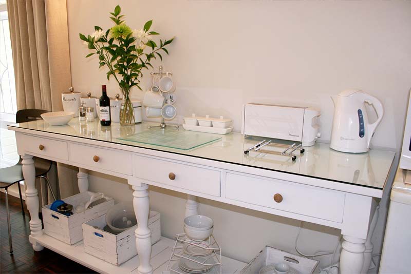 Jasmine Kitchenette