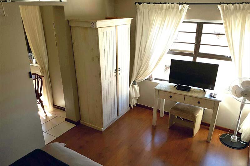 Unit 1 main bedroom 