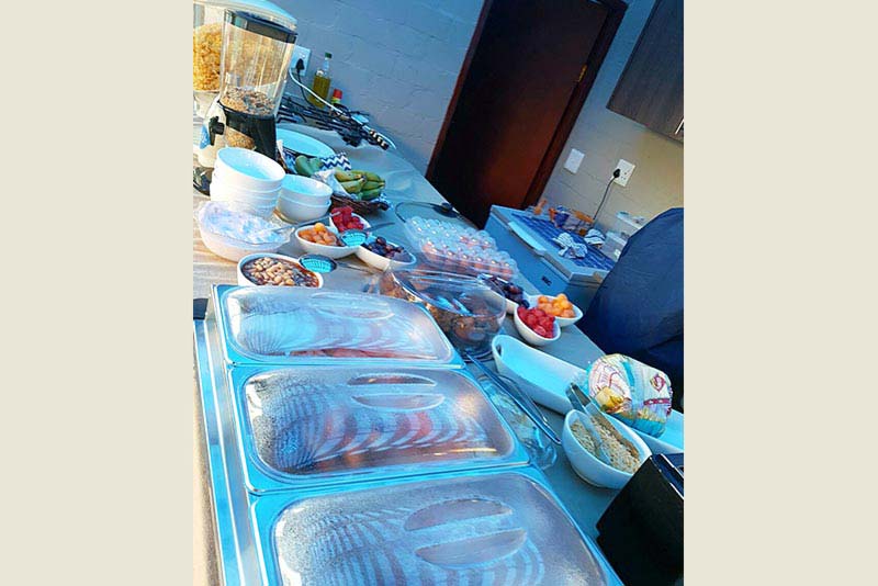 Breakfast buffet 