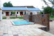 Honeylocust Guesthouse bed & breakfast in Colesberg