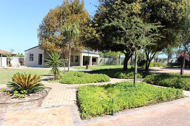 Grounds at Plataan 2 Bedroom House