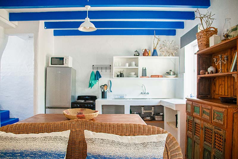 The Thatch apartment kitchen
