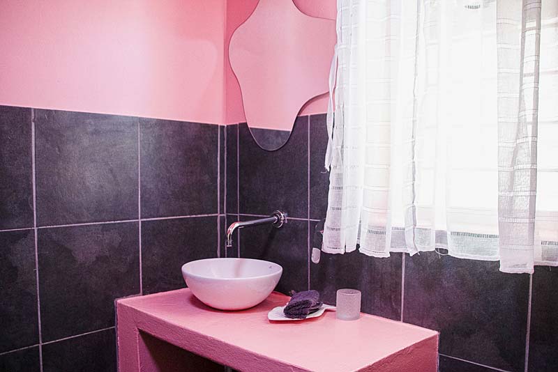 The Stoep apartment bathroom